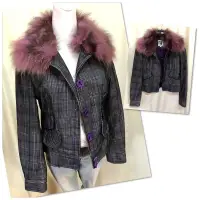 在飛比找露天拍賣優惠-La Belle Holbein專櫃 黑格紫線毛領保暖外套 