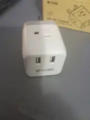 TROND US to UK Plug Adapter - Ireland Hong Kong Type G Travel White