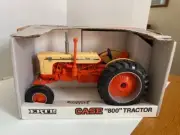 NIB Ertl Special Edition Case 800 Tractor No. 693, Diecast 1/16 NICE!