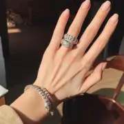 Snake Full Of Diamond Knuckles Emerald Ring