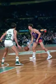 Paul Westphal Phoenix Suns moves the ball up court against Chris F- Old Photo
