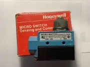 Honeywell Micro Switch PN BZE6-2RN 9632 NIB / New in Box with mounting screws