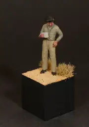 Field Marshal Montgomery of British Army Pro Built & Painted 1/35 scale