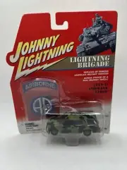 CHEVY TAHOE COMMAND CAR + military patch Lightning Brigade by Johnny Lightning