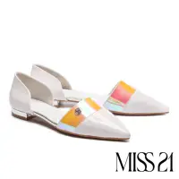 在飛比找momo購物網優惠-【MISS 21】前衛時髦幻彩膠片異材質尖頭低跟鞋(白)