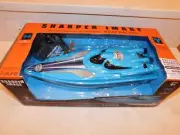 REMOTE CONTROLLED SPEEDBOAT BATTERY OPERATED 2.4 GHz DUAL PROP SHARPER IMAGE NEW