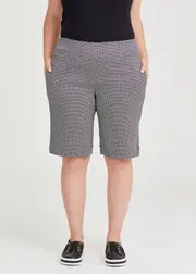 [Taking Shape] Taking Shape Jacquard Short Size 16 in Black / White, Viscose - Plus Size Women's Shorts Black / White