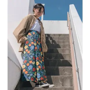 【KIU】日本KIU 抗UV透氣防水裙 內有腰圍調整扣 攤開變野餐巾 附收納袋(212169 迷幻花園)