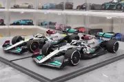Spark 1:18 F1 2022 Petronas F1 W13 E Performance No.44 / No.63 Model Car