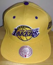 LA Kobe Bryant Mitchell & Ness Hat LeBron James Lakers NBA Finals 2001 Snapback