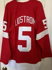 Mitchell & Ness Men Medium Nicklas Lidstrom Detroit Red Wings Stanley Cup Jersey