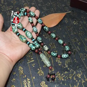 西蔵天珠 原鉱 茶系色薬師如来天眼石 神灵の目 朱砂線天珠 お守り 辟邪 縁起物 西蔵天珠 原鉱 茶系色薬師如来天眼石 神灵の目 朱砂線天珠