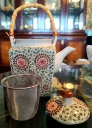 NEW Oriental Miyabi Teapot with lid, leaf strainer, and handle
