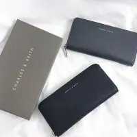 在飛比找蝦皮購物優惠-經典拉鍊長夾 CHARLES & KEITH 專櫃正品 新加