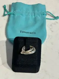 在飛比找Yahoo!奇摩拍賣優惠-Tiffany&Co三環戒指純銀中號