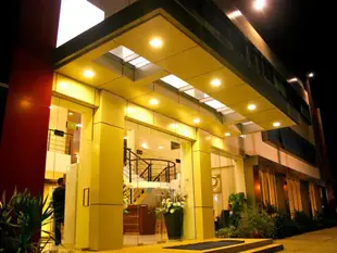 羅亞曼伯拉莫飯店Royal Mamberamo Hotel