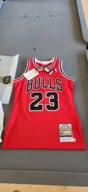 Mitchell & Ness NBA Michael Jordan #23 Hardwood Classics Jersey With Receipt