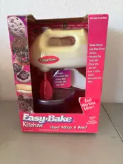 NEW IN BOX VINTAGE 2001 HASBRO EASY-BAKE KITCHEN HAND MIXER AND BOWL - READ