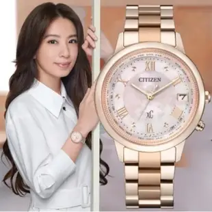 【CITIZEN 星辰】XC Hebe田馥甄配戴款 鈦金屬光動能電波女錶 36MM *贈皮革帶(CB1137-65W)