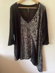 New Tags - TS TAKING SHAPE Size L Or 20 Black & Grey Tunic Top