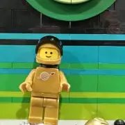 LEGO Classic Spaceman Pearl Gold W/ Dual Mold Helmet / Black Air Tank