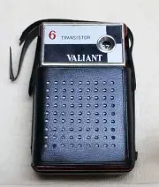 Transistor Radio VALIANT 6 transistors MODEL V-666 by Deluxe
