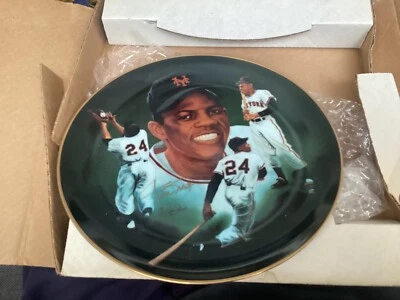 RARE WILLIE MAYS HAND SIGNED [AUTOGRAPHED] 10” PLATE! 28/600