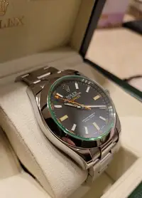 在飛比找Yahoo!奇摩拍賣優惠-ROLEX 116400GV Milgauss 閃電針 綠玻