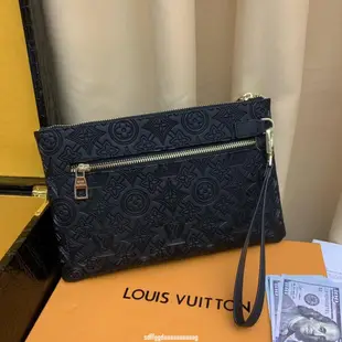 星兒店/二手Louis Vuitton LV路易威登 LV 聯名設計款手拿包 男用 晚宴手拿包 Lv長夾包包