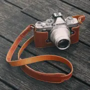 SmallRig Leather Half Case with Shoulder Strap for Nikon Z fc Camera -3481