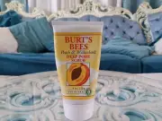 Burt's Bees Peach and Willow Bark Exfoliating Deep Pore Facial Scrub 4 fl oz NEW