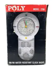 Vintage 90s Poly AM/FM Water Resistant CLOCK Shower RADIO Postmodern 2288 White