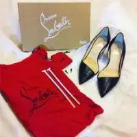 在飛比找蝦皮購物優惠-Christian louboutin 紅底鞋 低跟 尖頭 