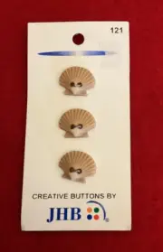 NEW ON CARD JHB TAIWAN 3/4" CLAM SHELL SET OF 3 BUTTONS WASHABLE DRY CLEANABLE