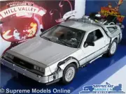 DELOREAN BACK TO THE FUTURE II 2 MODEL CAR 1:24 SCALE 1980'S FILM WELLY K8