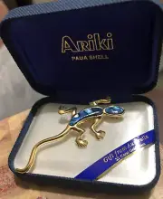 Vintage-Style Ariki Paua Shell Brooch – Lizard Design – Blue Gold-Plated Ornate
