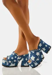[dELiA*s by Dolls Kill] National Anthem Platform Slides