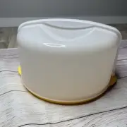 New Tupperware Cake Taker Large Round Handle Frosted Sheer & Yellow NOS