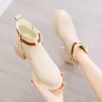 在飛比找蝦皮購物優惠-2021新款夏季炸街白色小短靴软皮切尔西靴厚底马丁靴BKΚB