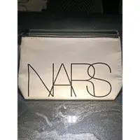 在飛比找蝦皮購物優惠-專櫃正品 NARS 米白色化妝包 手拿包  現貨特價