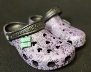 Disney Haunted Mansion Wallpaper Pattern Adult Crocs M5/W7 New In Hand