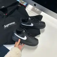 在飛比找蝦皮購物優惠-新款🔺Nike Air Force 1 黑色 全黑 白勾 皮