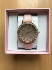 Brand NEW in Box Womens Pink Glitter Dial Crystal Accent Fashion Watch