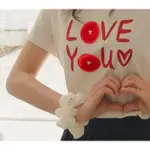 DREAM COLOR KR 一件免運 韓國代購 正韓 女裝 點綴花朵珍珠裝飾LOVE YOU♥字母短袖上衣