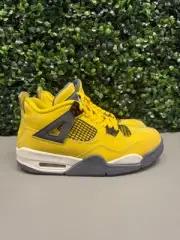 Jordan 4 "Lightning" Size 7Y Preowned