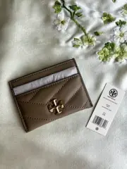 Tory Burch Kira Chevron Card Case in Sandpiper