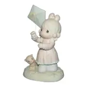 Precious Moments Figurine: 528609 Sending My Love Your Way (5.5")