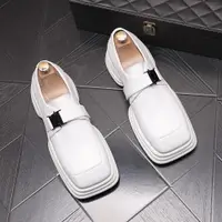 在飛比找ETMall東森購物網優惠-厚底韓版套腳時尚發型師白色皮鞋