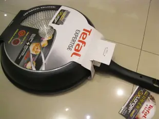 【Tefal 特福】鈦廚悍將系列24CM不沾鍋平底鍋(適用於電磁爐)