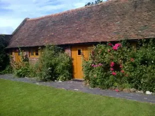 PBC - 佩里福德穀倉小屋住宿加早餐旅館PBC – Perriford Barns and Cottages